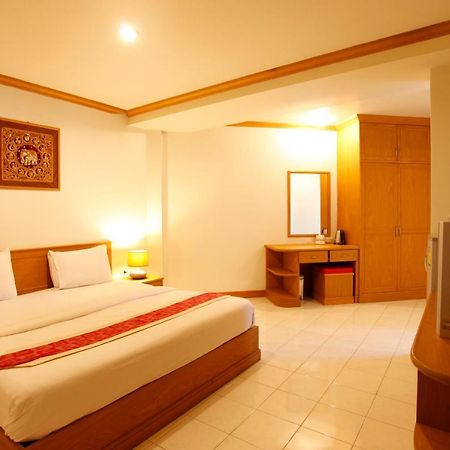 Casa Jip Guesthouse Patong Exterior foto