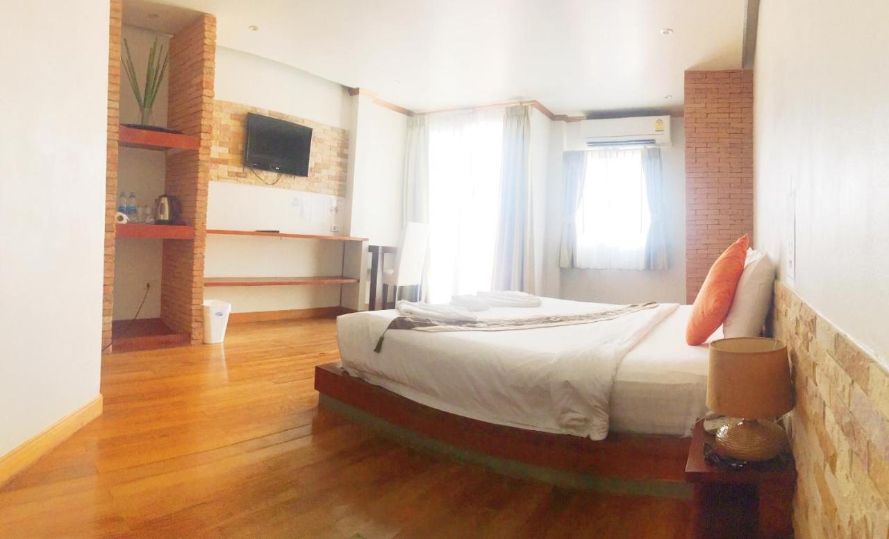 Casa Jip Guesthouse Patong Exterior foto